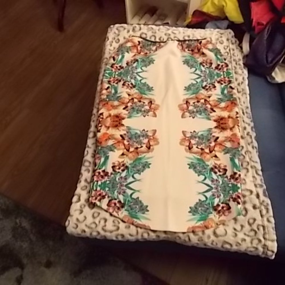skirt - Picture 2 of 2